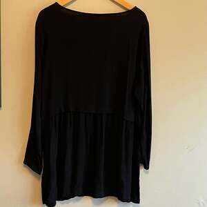 J. Jill Black Long Sleeve Tunic, Feminine Gathered Tier for Ruffles at Hem, Top